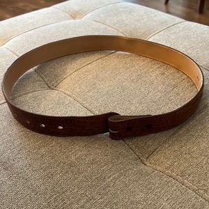 Mens light brown western belt. Size 32.